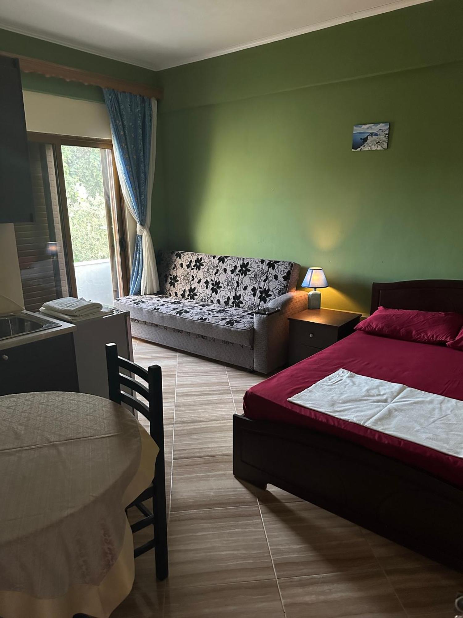 Adrian Agustin Rooms Lukovë 外观 照片