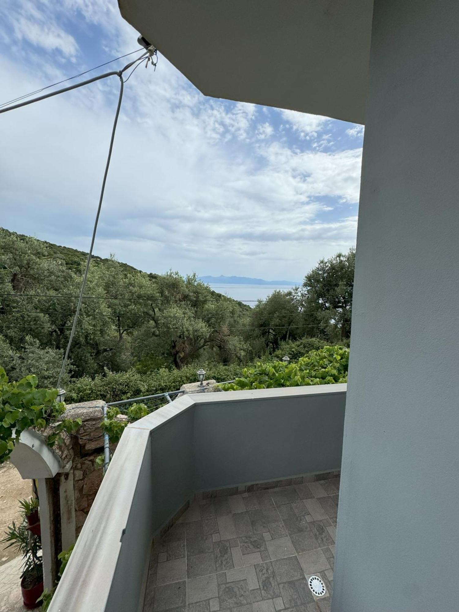 Adrian Agustin Rooms Lukovë 外观 照片