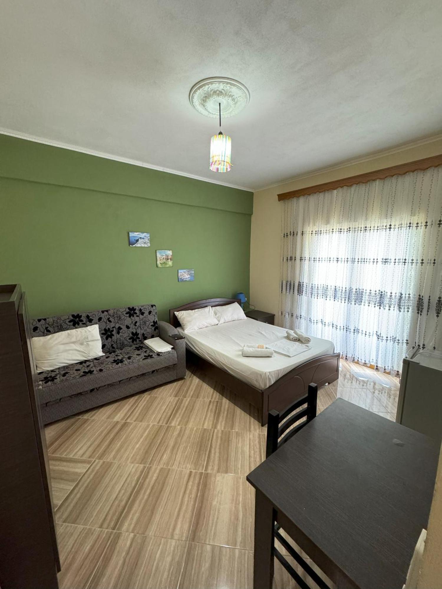 Adrian Agustin Rooms Lukovë 外观 照片