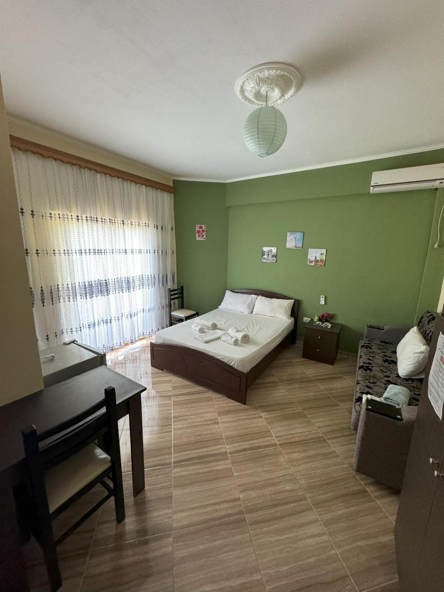 Adrian Agustin Rooms Lukovë 外观 照片